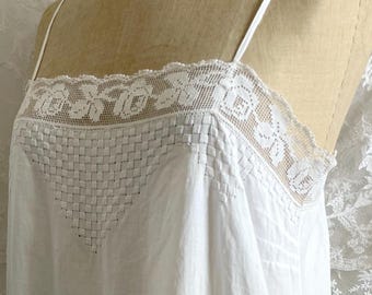 eyelet ribbon cami (white × blue ribbon)（Sweetheart Lace