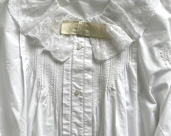 アンティークのビクトリア朝フランスの子供用ブラウス、淡い黄色の