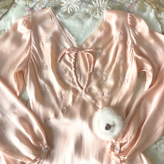 Vintage 1930s/40s Silk Peach Nightgown