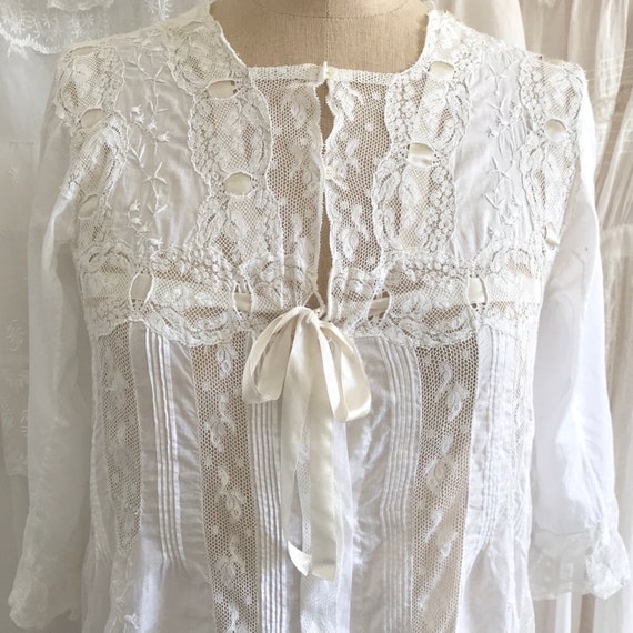 Beautiful Antique 1900s Lace Trim Nightgown