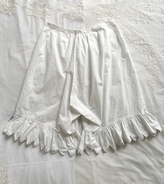 Antique Dotted Embroidery Split Leg Bloomer Shorts - image 10