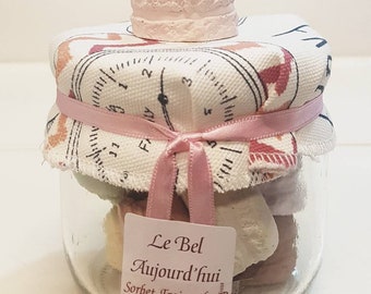 Plaster macaroons perfume strawberry sorbet from the woods. Jam jar of 9 delicacies. Homemade perfume. Perfume of linen. Broadcaster.Christmas gift.