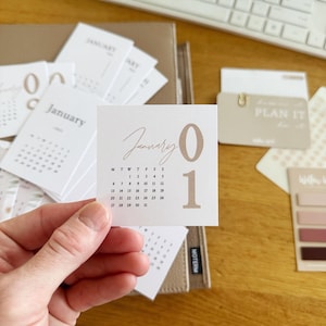 Cartões de calendário mensal para impressão 2025 - Início na segunda-feira - Design neutro