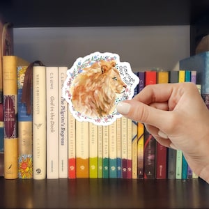 Narnia Aslan Sticker: Mut liebes Herz, Aquarell Vinyl (7,5 cm)