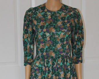 Size Small, Vintage 1980's rayon dress, leaf print, 34" bust