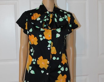 Size L, Graphic Vintage 1970's Top with neck detail, 38" bust