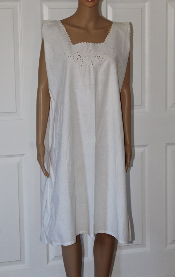 XL White Cotton Nightgown with Hand Embroidery, Vinta… Gem