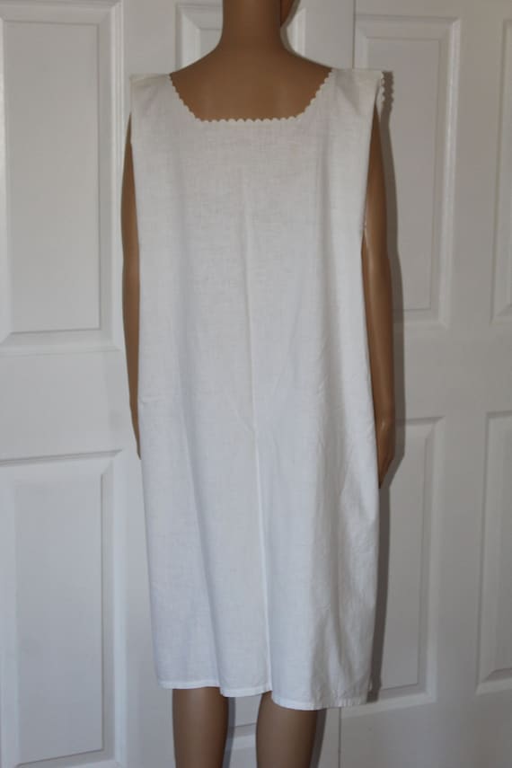 XL White Cotton Nightgown with Hand Embroidery, V… - image 5