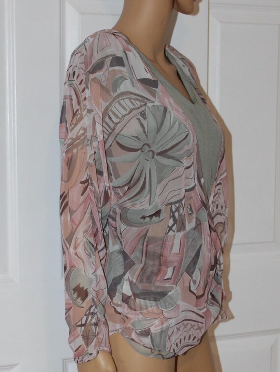 Size M, Double Layer, Graphic Top with shoulder P… - image 3
