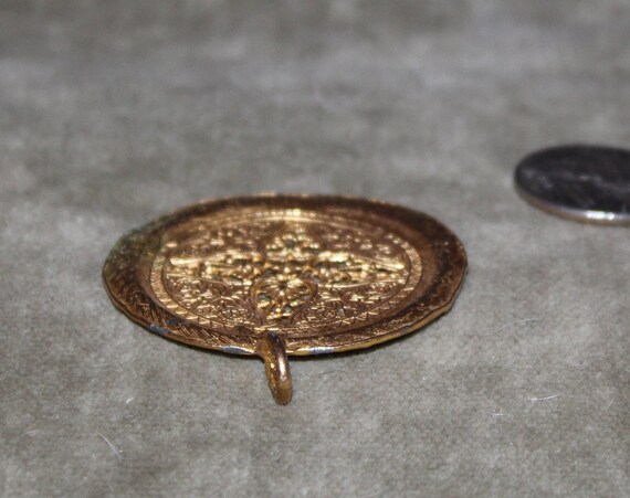 Kenneth J. Lane Gold Pendant, Vintage 1980's - image 3