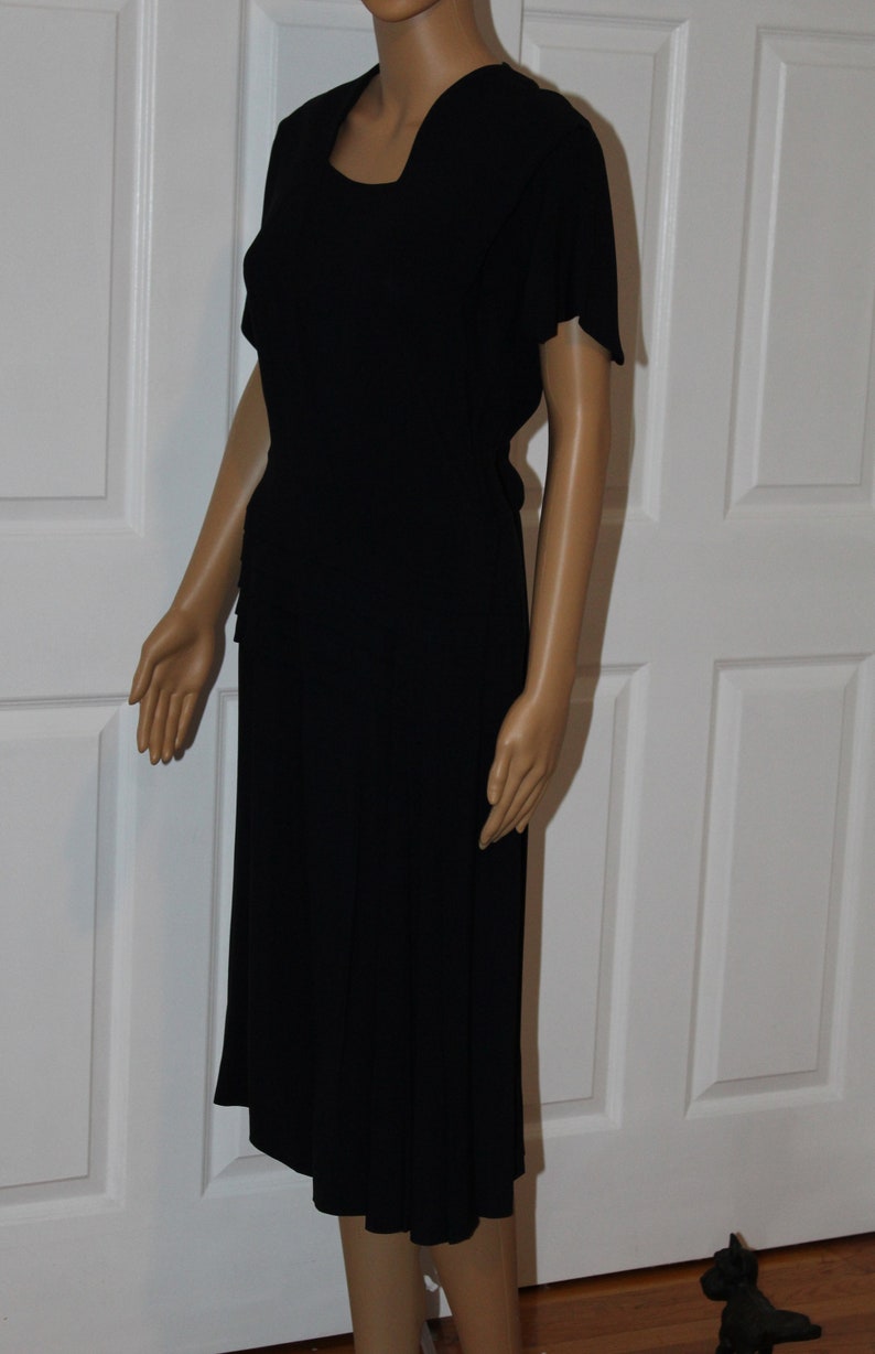 Size L, 1940's Vintage Wool Crepe Dress with Peplum and Swag, 33 waist image 3