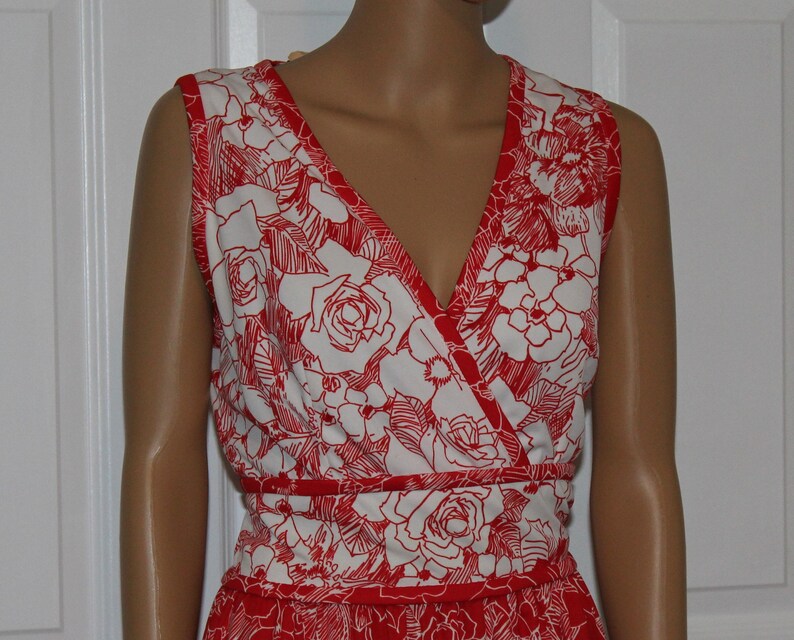 SZ. M, Red and White Contrast Print Maxi Dress, Vintage 1970's, 1970's image 2