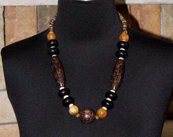 Chuncky Wooden Bead Necklace, Vintage 1990's