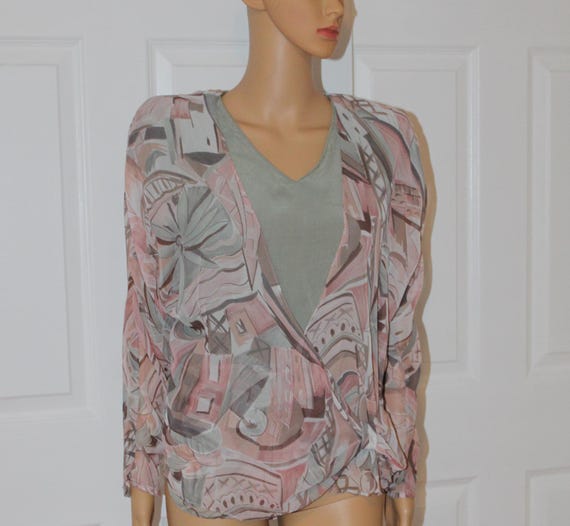 Size M, Double Layer, Graphic Top with shoulder P… - image 1