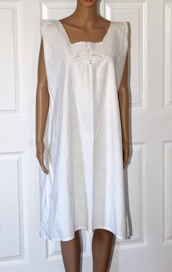XL White Cotton Nightgown with Hand Embroidery, Vintage 1930's, 43