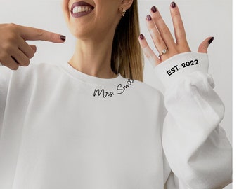 Personalized Mrs Sweatshirt, Mrs Last Name Sweatshirt, Bride Personalized Sweatshirt, Wifey Sweatshirt, Bride Sweatshirt, Mrs Custom, Future