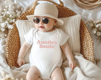 Tante's Bestie Baby Onesie® - natürlicher Retro-Bodysuit, Baby-Shirt für Tante's Bestie, Geschenk für die neue Tante