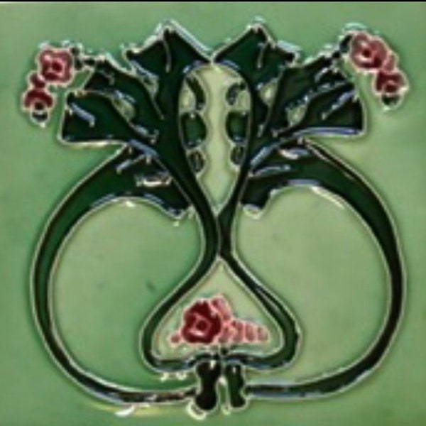 Art nouveau majolica tubelined open haardtegel handgemaakt