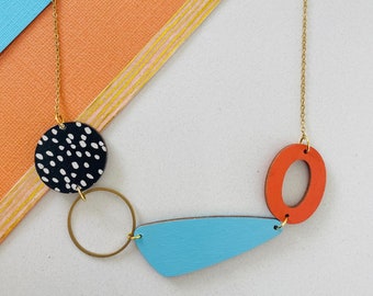 Collier décoratif géométrique en bois et laiton - multicolore