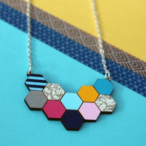 Wooden geometric hexagon necklace - Bright and multicoloured