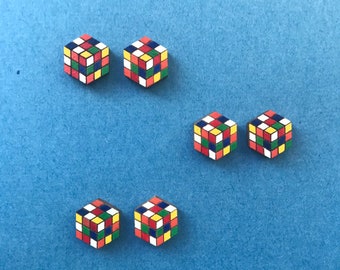 Rubiks kub örhängen i trä: Retro 1980-talsstil