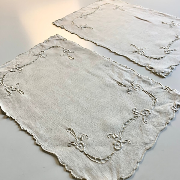 Pair of Linen Placemats Flower Cutwork Madeira Table Linen Ecru White Embroidered Hand stitched handmade scalloped edge