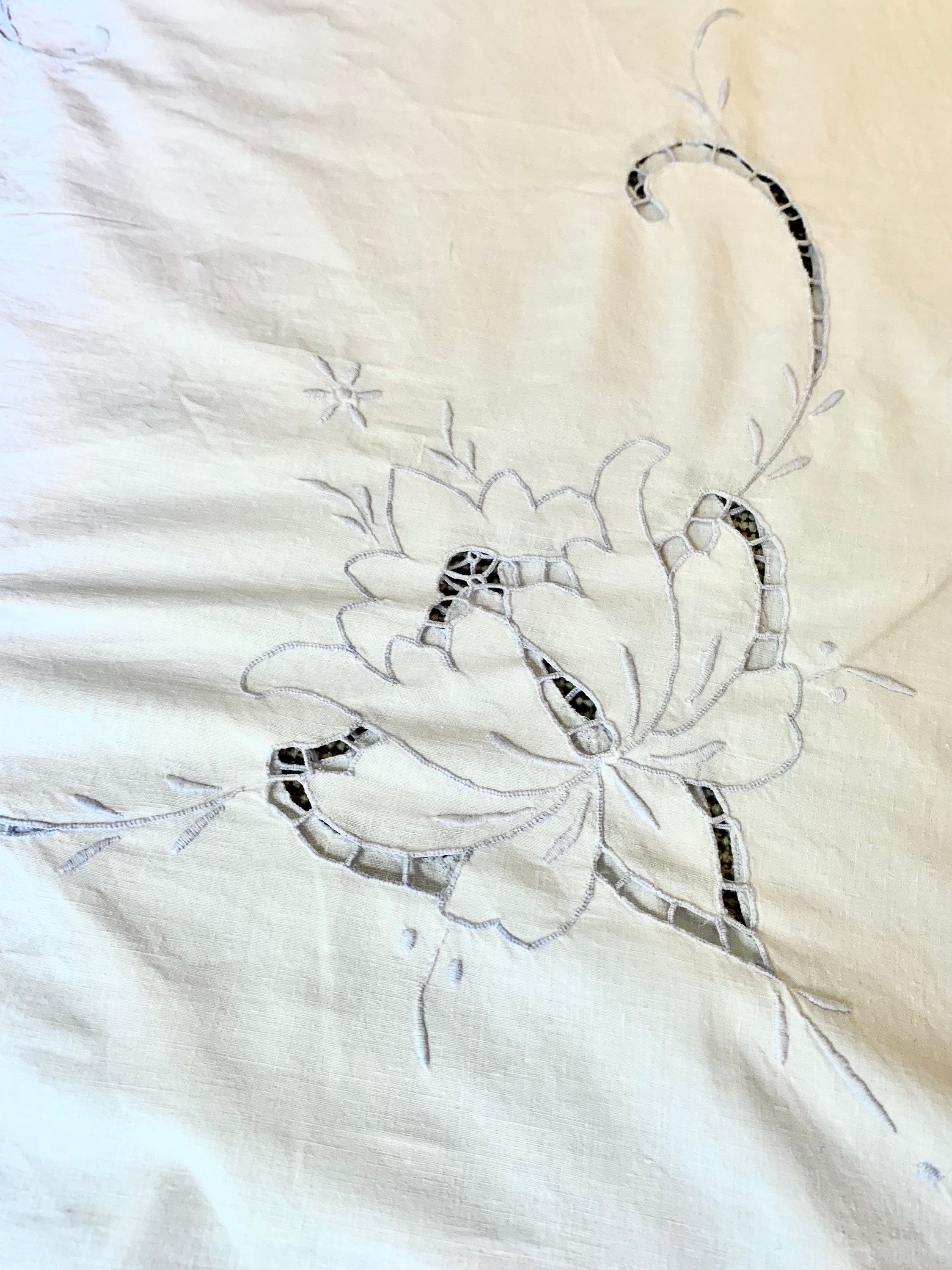 ヴィンテージホワイトコットンテーブルクロス＆ナプキン8枚：ブルーの