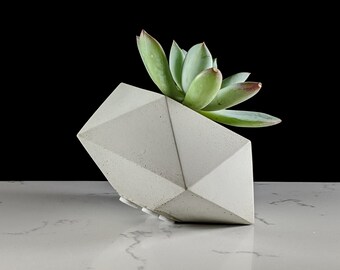 Geometric succulent planter, Concrete planter for succulents and cacti and indoor plants, Tilting concrete pot