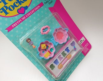 Polly pocket vintage,  rare polly pocket, pretty me collection locket and pallet. SWEET Brown hair doll, 90s toy nib, new polly pocket