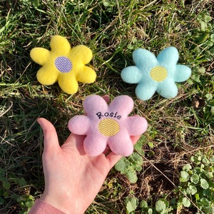Daisy CAT Toy, Personalized Handmade Custom Cat Toy Retro Flower Spring Floral Cat Lover Gift Crazy Cat Lady Gift Kitten Cat Toy