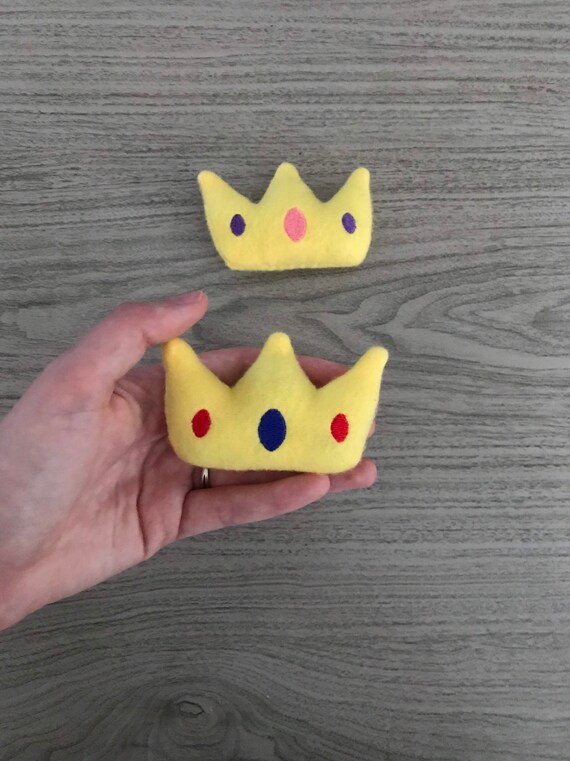 queen cat toy