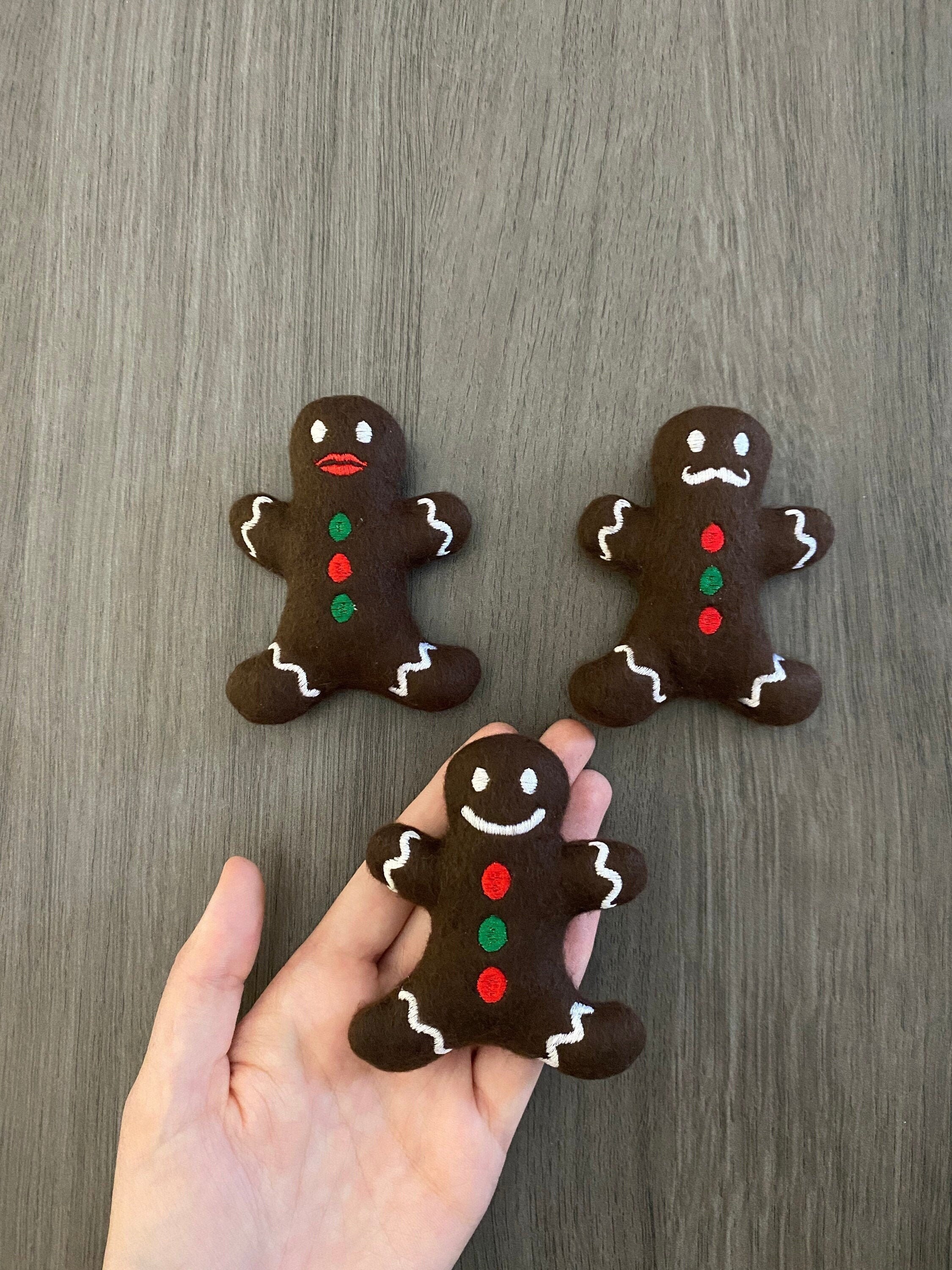 gingerbread cats
