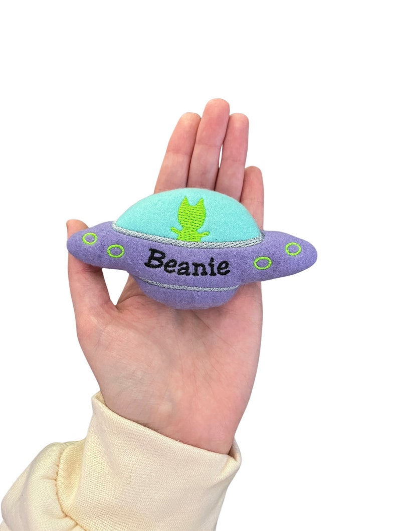 Personalized UFO CAT toy, Handmade Cat Toy Gift for Cat Lover Funny Cat Toy Catnip Custom Cat Toy Vegan Cat Toy Alien Spaceship Cat Toy Yes- Name