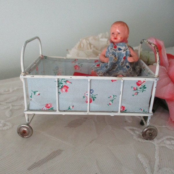 Lit de bébé vintage en métal pour poupée, Allemagne, années 50