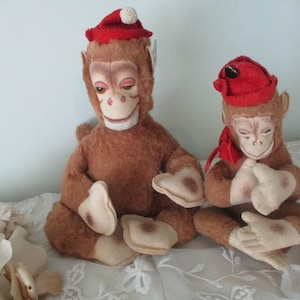 Vintage Stuffed Monkey Toy Doll Pair Animals c1940&#39;s-50&#39;s Nursery Decor