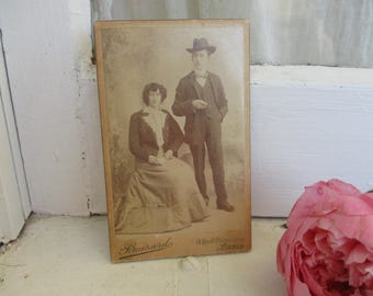 Fotografia d'epoca francese in formato cabinet - Fotografia parigina - Materiale effimero del 1900 circa