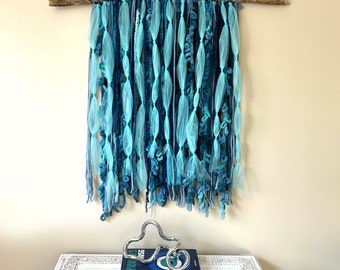 Boho Modern Macrame Wallhanging - Contemporary Fiber Art - blauw wanddecor - garen