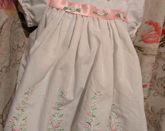 Girls Vintage Eyelet Lace Dress – Wedding Flower Girl Retro Fashion