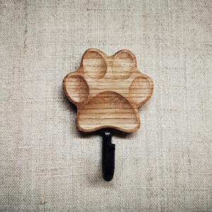 Wooden dog leash wall hanger Paw Print of natural oak