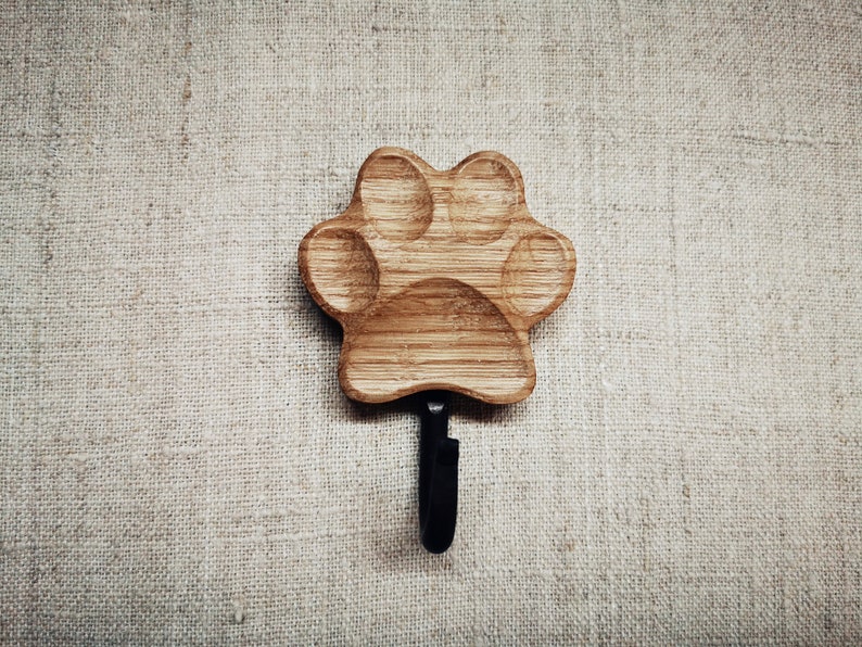 Wooden dog leash wall hanger Paw Print of natural oak