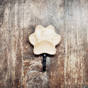 Wooden dog leash wall hanger Paw Print of natural oak