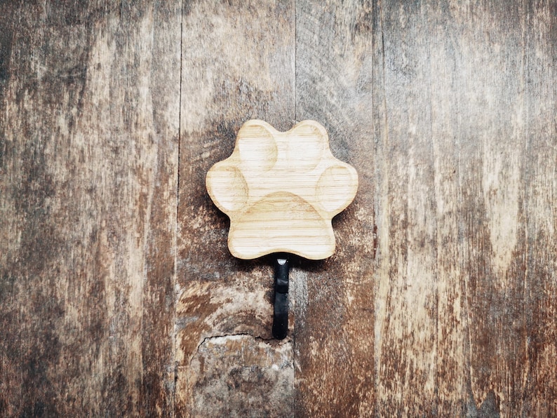 Wooden dog leash wall hanger Paw Print of natural oak