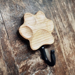 Wooden dog leash wall hanger Paw Print of natural oak