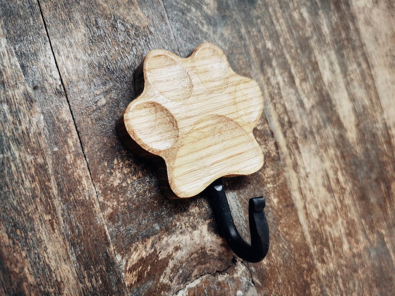 Wooden dog leash wall hanger Paw Print of natural oak