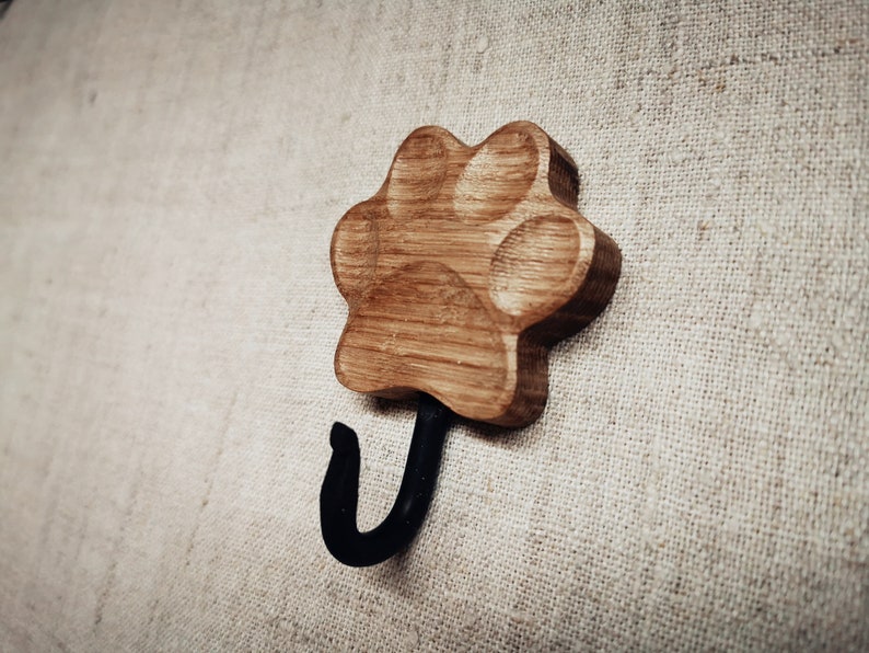 Wooden dog leash wall hanger Paw Print of natural oak