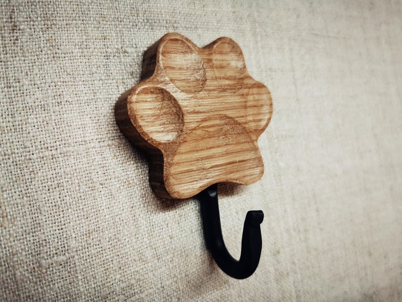 Wooden dog leash wall hanger Paw Print of natural oak