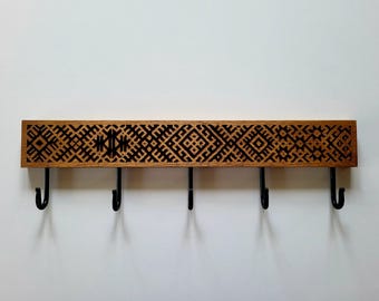 Etno Slim Oak Wall Rack – Engraved Pattern, Key & Towel Hanger