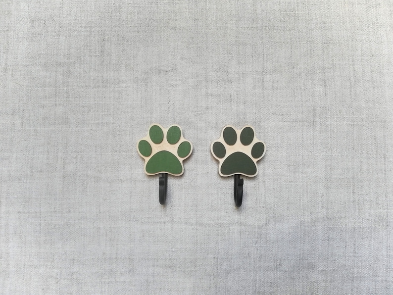 Wooden dog leash hook for wall Paw Print in green and olive green