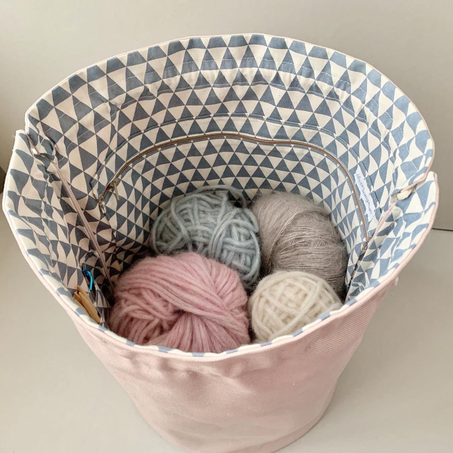Knitting Project Bag &quot;Pale Pink&quot; knit crochet handicraft * lots of compartments inside * drawstring * pockets organiser * travel *knitter