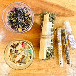 Rituali Lunari - Luna Piena e Luna Nuova - Rituali magici con candele intenzionali, sali da bagno, elisir floreale e kit di pulizia energetica